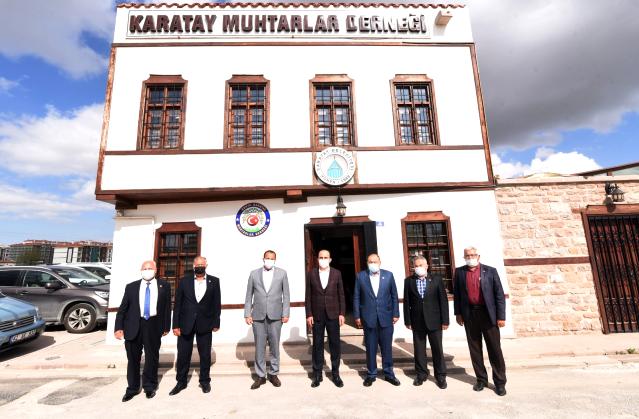 Başkan Altay Karatay ve Meram Muhtarlar Derneği’ni ziyaret etti