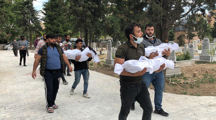 Konya’da Suriyeli ailenin kaldığı evde çıkan yangında ölen 3 çocuğun cenazesi toprağa verildi