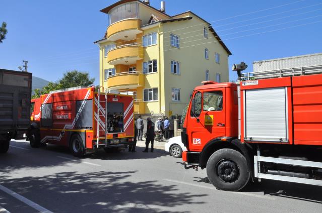 Konya’da bir apartmanda çıkan yangında 5 kişi dumandan etkilendi