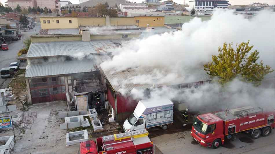 Beyşehir ilçesindeki sanayi sitesinde yangın çıktı