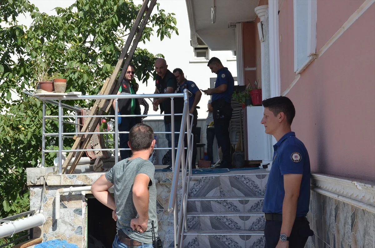 Karaman’da Tadilat Yapan Usta Çatıdan Düşerek Ağır Yaralandı