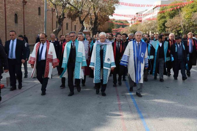 Konya’da 5 Üniversitenin Akademisyenleri İsrail’e Tepki İçin ‘Sessiz Çığlık’ Yürüyüşü Düzenledi