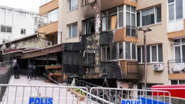 Özge Özprinçci’nin 37’nci doğum gününde ünlüler geçidi