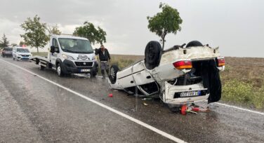 Kulu’da Şiddetli Yağmurun Getirdiği Tehlike: Otomobil Takla Attı, 3 Yaralı
