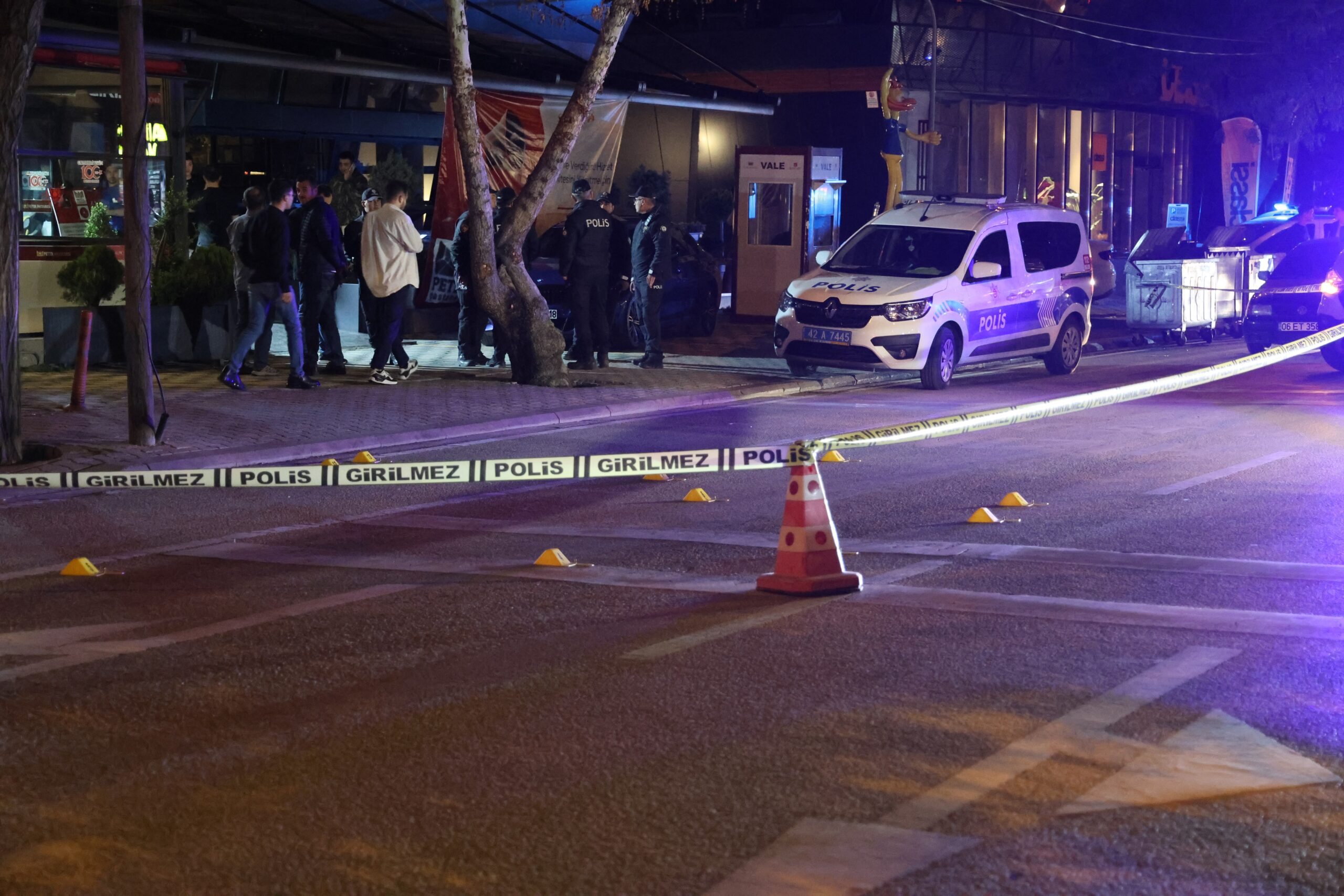 Konya’da Silahlı Saldırı: Polis Şüphelileri Arıyor