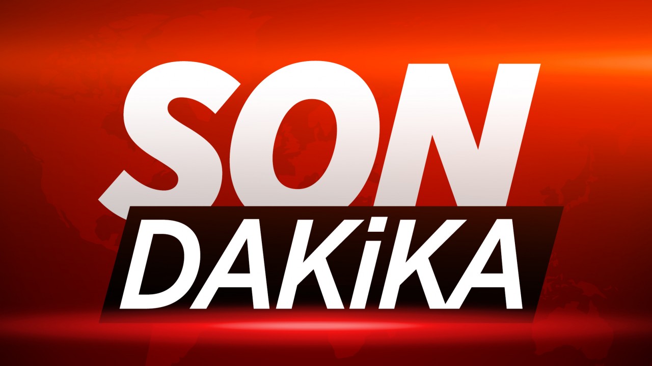 Konya’da park halindeki 3 aracın yanma anı kamerada!