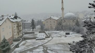 Derebucak beyaza büründü