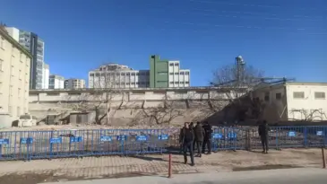 Konya’da Çöken Bina: Suriye Uyruklu Aileler Mağdur Durumda