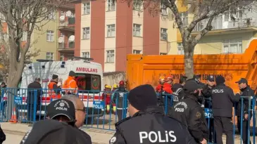 Konya’da Çöken Binadan Bir Kadın Cesedi Çıkarıldı