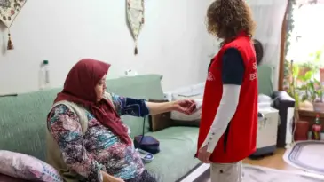 Selçuklu Belediyesi, Evde Yaşlı Bakım Hizmeti ile Takdir Topluyor