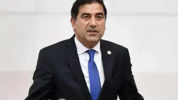 İYİ Parti’den istifa eden Ünal Karaman, AK Parti MKYK’sında