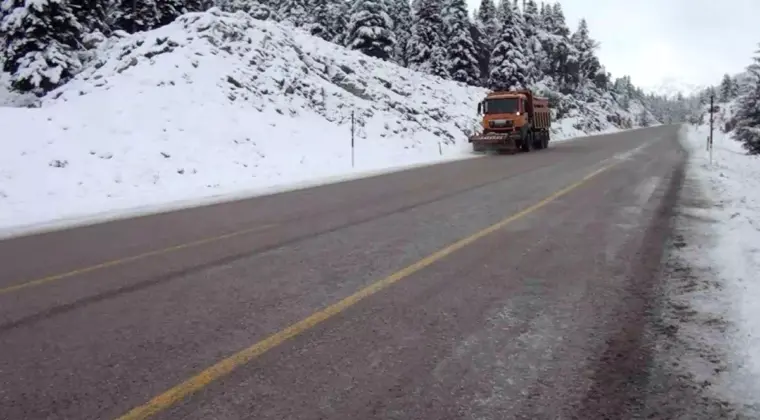 Antalya-Konya Yolunda Kar Yağışı ve Tuzlama Çalışmaları