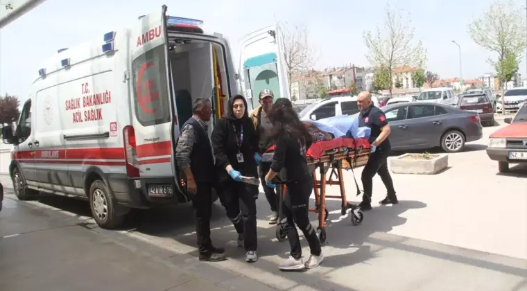 Konya’da Çiftçi ve Çocuk Yaralandı