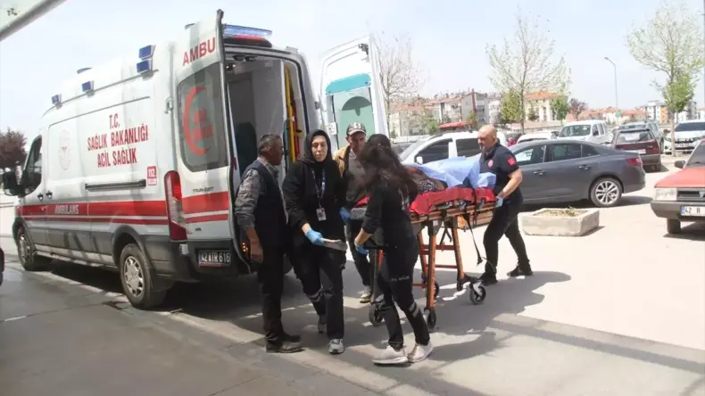 Konya’da Çiftçi ve Çocuk Yaralandı