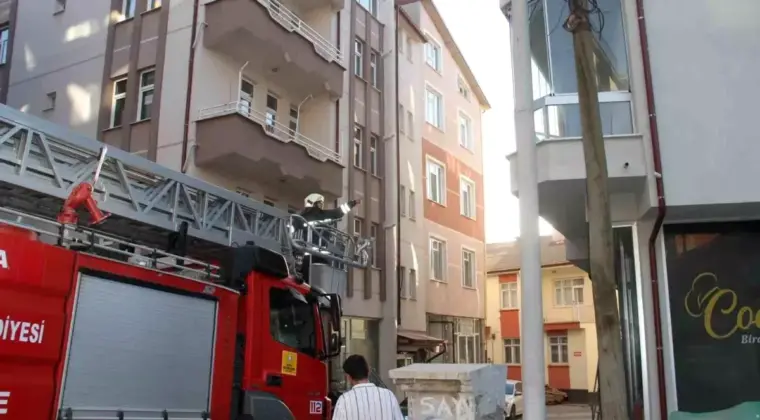 Yaşlı Çiftin Kapısı Alarm Anı Yarattı