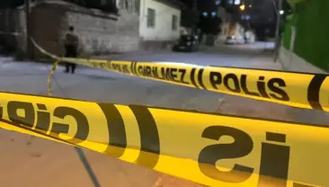 Tartışıp kovaladığı kişiyi bıçaklayıp kaçtı