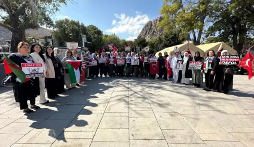 Konya ve çevre illerde ‘Gazze için Sessiz Çığlık’ etkinliği yapıldı