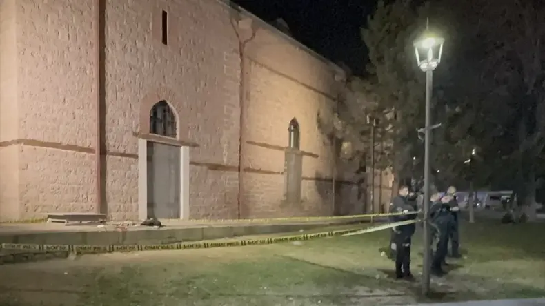 Konya’da Bıçaklı Kavga: 17 Yaşındaki Genç Hayatını Kaybetti