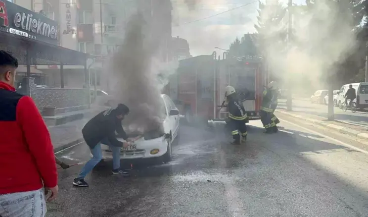 Ereğli’de Seyir Halindeki Araçta Yangın