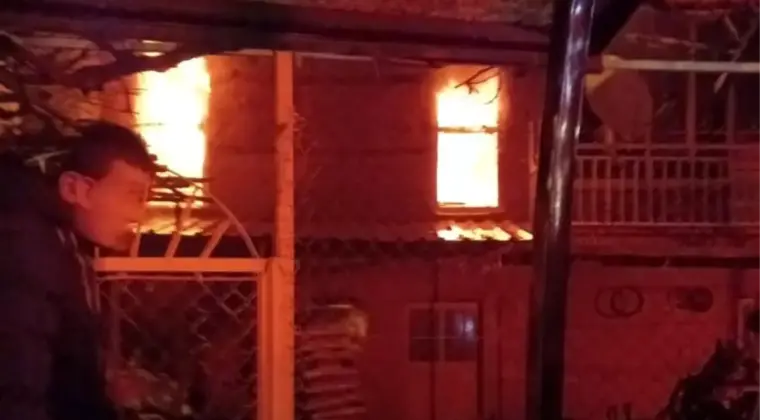 Beyşehir’de Yangın: İki Katlı Ev Küle Döndü