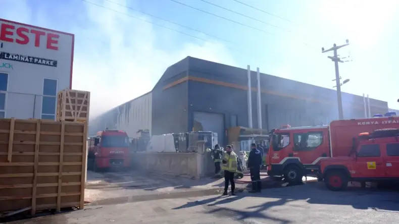 Konya’da Fabrika Depo Yangını