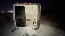 Aksaray’da Minibüs Devrildi: 2 Yaralı