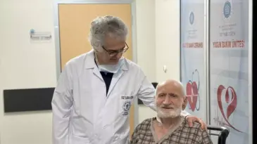82 Yaşındaki Hastanın Kalbi Başarıyla Onarıldı