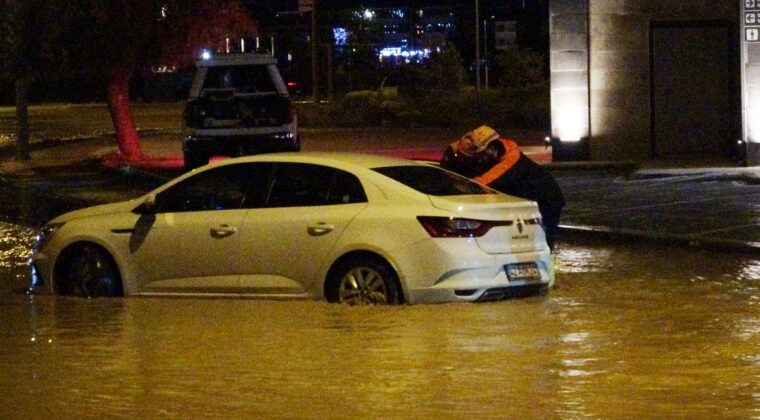 Konya’da Sağanak Yağış Taşkınlara Neden Oldu
