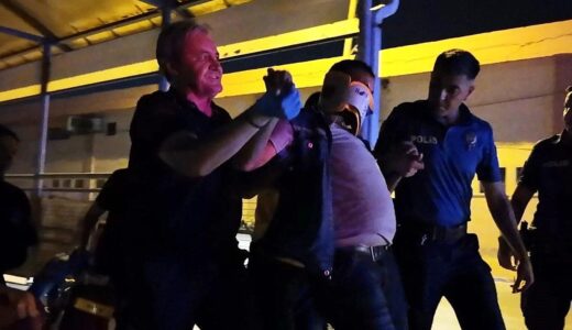 Alkollü Sürücü Yaya Alt Geçidine Uçtu